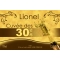 �tiquette de bouteille taille 100 x 75 mm en couleur avec vos textes et photos. �tiquette auto-collante. ( Par mail apr�s la commande)