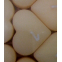 Boite de 15 bougies flottante c�ur disponible en blanc, ivoire et rouge.
Dimension de la bougie 18 * 15.
