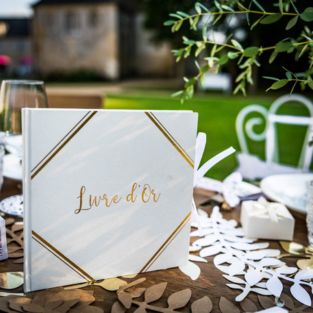 Livre d'or blanc et or