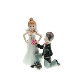 Couple de mari�s � genoux